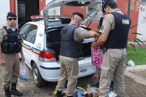 Ex-vereadora entrega produtos de furto à PM pouco depois de sair do Presídio