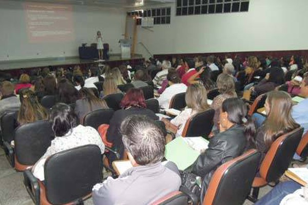MP reúne 22 municípios em seminário de acolhimento de crianças e adolescentes