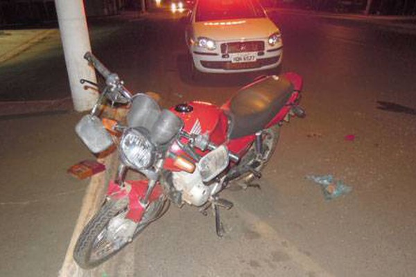 Motociclista bate na traseira de veículo na avenida Marabá e deixa dois feridos