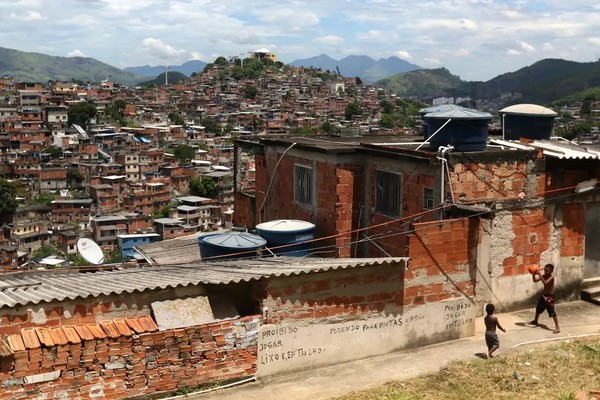 Gênero, raça e origem familiar definem mobilidade social, diz estudo