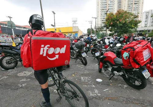 Brasil tem 2 milhões de pessoas que trabalham por meio de aplicativos