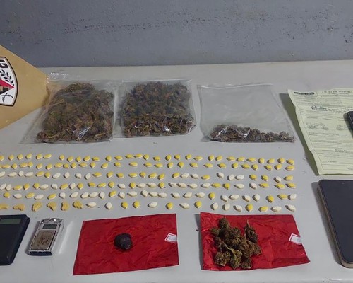 Denúncias ao 181 leva a Polícia Militar a apartamento usado para vender maconha e ecstasy