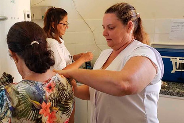 Início da segunda fase da vacinação contra a gripe movimenta os postos de Patos de Minas