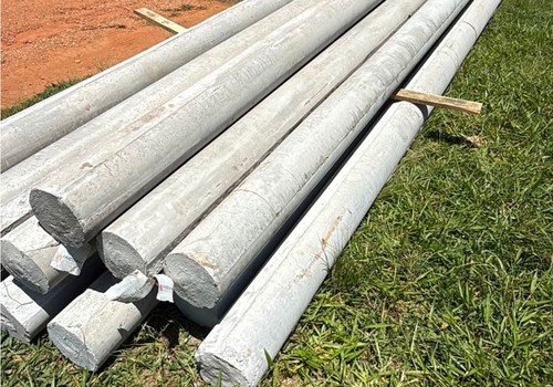 Após anos com energia improvisada, moradores começam a receber rede regularizada em distrito de Patos de Minas
