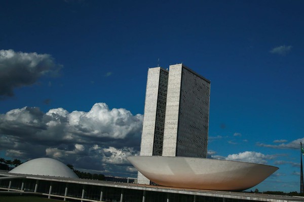 Congresso aprova Orçamento com salário mínimo de R$1.320 para 2023; R$18,00 a mais que o oferecido por Bolsonaro