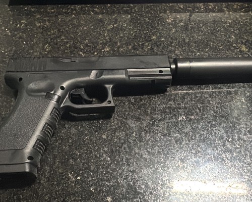 Briga entre vizinhos termina com três homens presos e uma mulher ferida em Patos de Minas