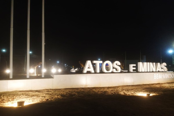 Totem de boas-vindas é vandalizado e árvores voltam a ser quebradas na Av. Marabá