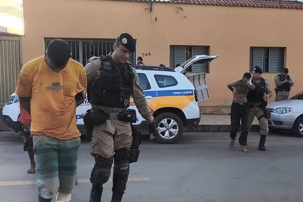 Jovens que trocaram tiros com a PM durante perseguição são indiciados por tentativa de homicídio