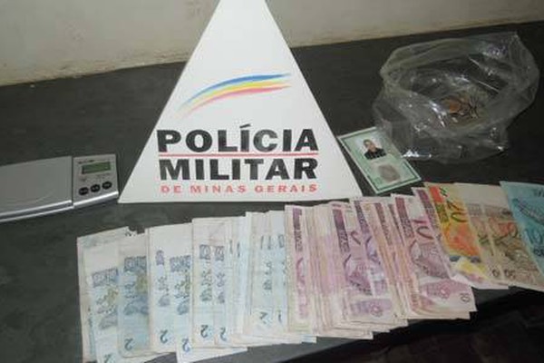 Polícia Militar apreende balança de precisão e dinheiro no São José Operário