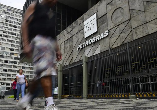 Petrobras diz que está entregando todo o combustível produzido