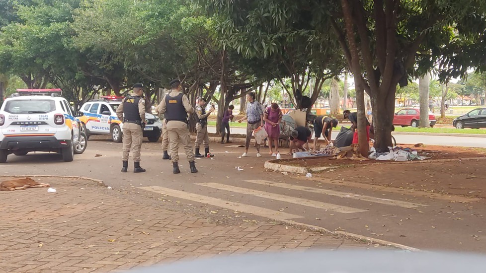 Imundície e perturbação do sossego; PM realiza abordagens a moradores de rua  em Patos de Minas