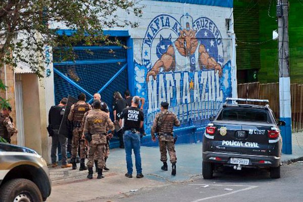 MP pede banimento das torcidas Máfia Azul e Pavilhão Independente dos estádios do país por um ano