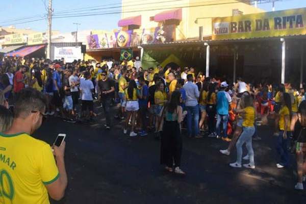 De felicidade a decepção; torcedores em Patos de Minas lamentam derrota do Brasil