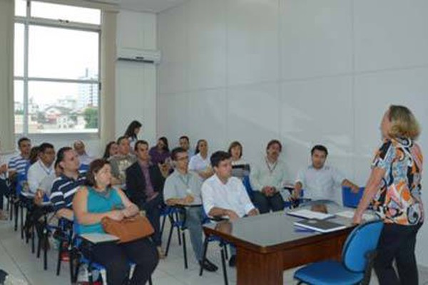 Entidades e Prefeitura de Patos de Minas discutem formação de mão de obra para a cidade