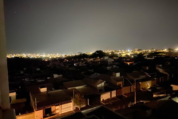 Apagão deixa milhares de moradores da parte alta de Patos de Minas no escuro