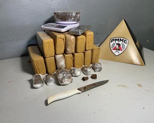 Após denúncias anônimas, polícia encontra 10kg de maconha em casa de idosa em Patos de Minas