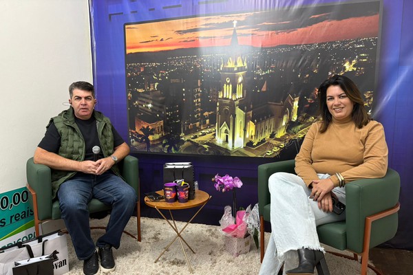 Patos Hoje conversa com a secretaria de administração, Ana Paula Ramos; veja ao vivo