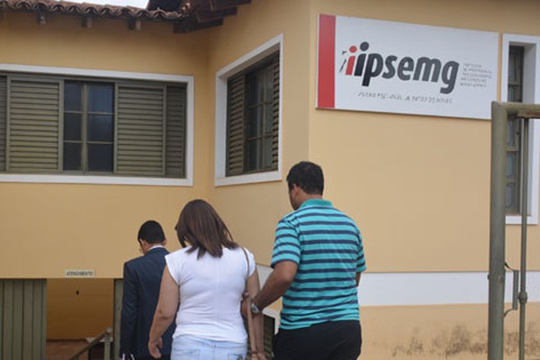 Família corre contra o tempo para conseguir cirurgia negada por falta de repasse do IPSEMG 