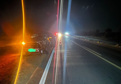 Motociclista morre e passageiro fica ferido ao baterem em caminhonete que fazia ultrapassagem em carreta na MGC 354