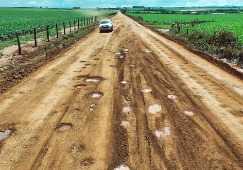 Moradores reclamam de paralisação das obras de pavimentação da Estrada de Alagoas desde outubro