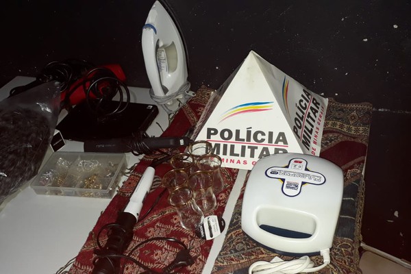 PM prende irmãos logo após roubo e recupera grande parte dos materiais em Patos de Minas