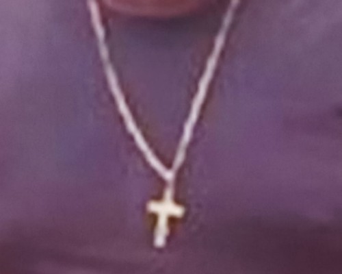 Homem é preso com pedras de crack após roubo de corrente de ouro em Patos de Minas