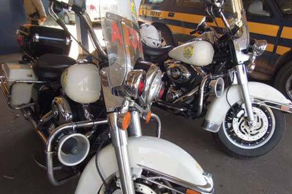 Polícia Rodoviária Federal recebe motos e caminhonete para reforçar a fiscalização