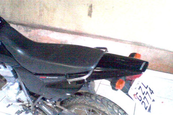 Moto furtada em Tiros é recuperada em Carmo do Paranaíba pouco após o crime