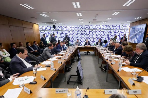 Câmara apresenta texto sobre adultização infantil nas redes em 30 dias