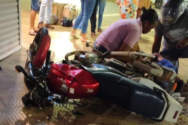 Motorista foge de acidente na avenida Brasil e deixa condutor de  moto de 17 anos ferido