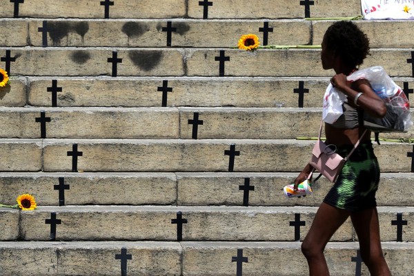 Mortes violentas caem 8,2% no país em 2025; feminicídios aumentam 4%