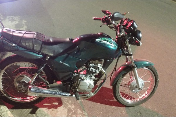 Adolescente de 17 anos protagoniza fuga alucinante em Lagoa Formosa, mas cai e acaba na Delegacia