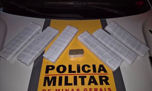PM Rodoviária apreende seis barras de maconha durante operação na BR352, em Abadia dos Dourados