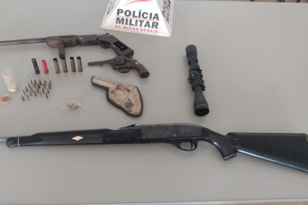 Homem acaba preso depois de ser flagrado com armas e drogas no município de Tiros