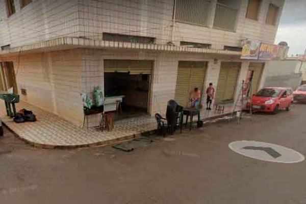 Cliente de bar é baleado na frente da esposa em São Gotardo; polícia procura atirador