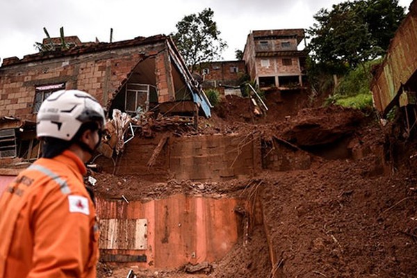 Defesa Civil confirma 44 mortes causadas pelas chuvas em Minas Gerais; há milhares desalojados