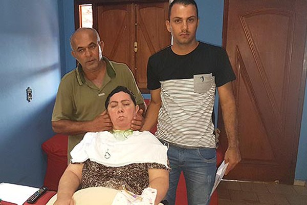 Família comove ao pedir ajuda para mãe que ficou tetraplégica após dois AVCs em Patos de Minas 