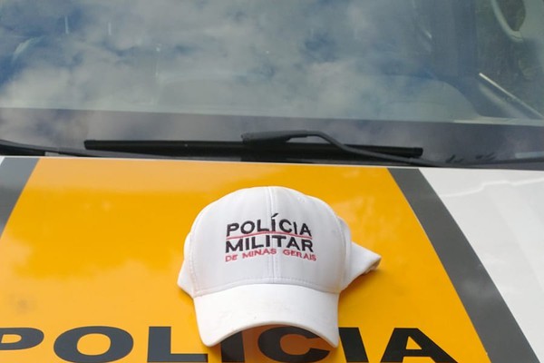 Motorista é preso ao ser flagrado transportando arma de fogo na BR-352, em Patos de Minas