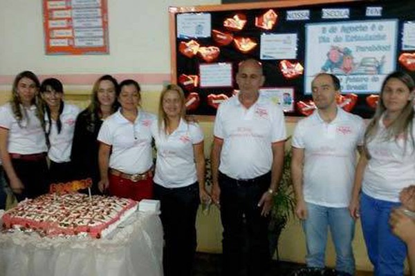 Escola Estadual de Santana de Patos comemora 8 décadas com solenidade e homenagens