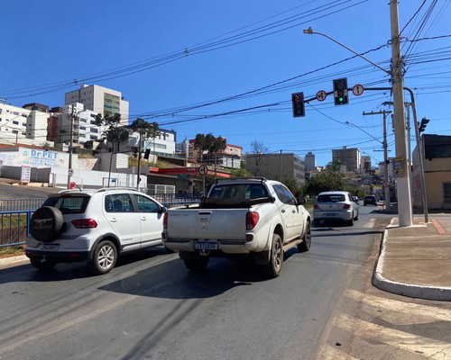 Atenção motoristas! Cruzamentos da Avenida Fátima Porto passam a operar com sistema de "direção livre"