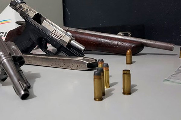 Polícia Militar apreende revólver, carabina e pistola de fabricação turca em Patos de Minas