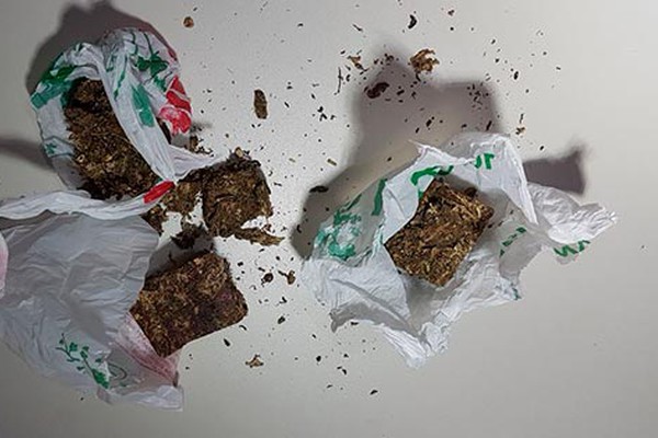 Polícia Militar aborda jovem em bicicleta furtada e acaba apreendendo tabletes de maconha