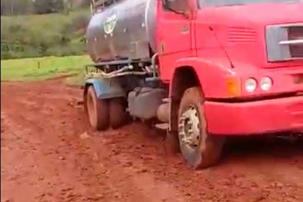 Motoristas têm dificuldades para transitar em estradas rurais e cobram providências em Patos de Minas