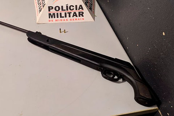 Homem de 43 anos ameaça sobrinha e acaba preso com arma de fogo em Patos de Minas