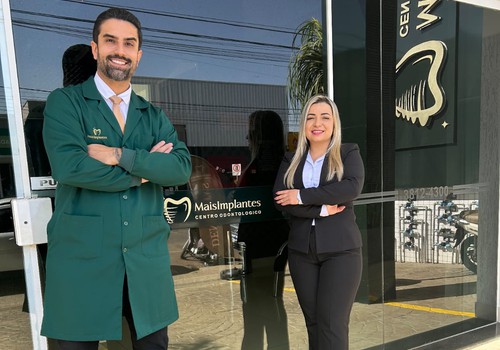 É nesta Sexta dia 21. Seu sorriso transformado com os implantes Dentários. São somente 10 vagas