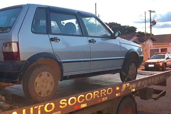 Carro tomado de assalto em fazenda de João Pinheiro é apreendido em Patos de Minas