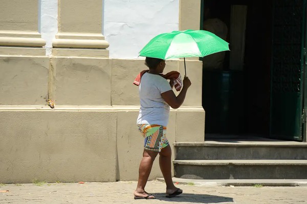 Onda de calor atinge grande parte do país nesta terça-feira