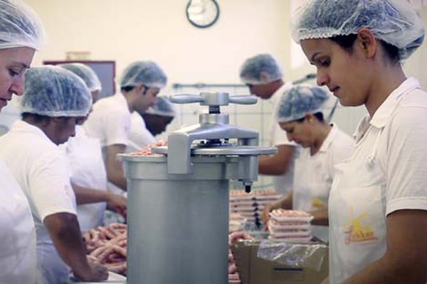 Indústria referência na região na produção de carne suína ressalta os benefícios da carne