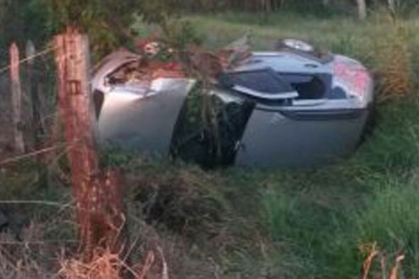 Motoristas e passageiros saem ilesos de grave acidente na LMG-764 entre as cidades de Matutina e Tiros