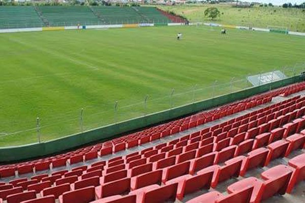 Nacional sai de Nova Serrana e transfere jogos para Patos de Minas em 2013